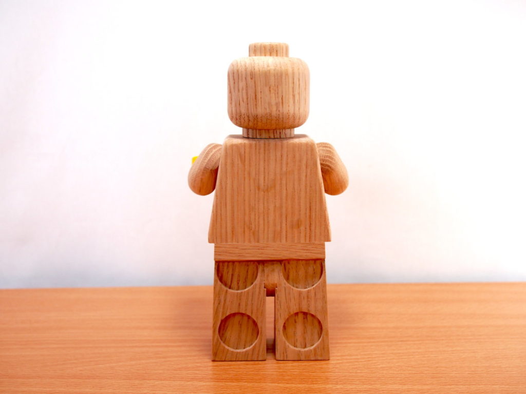 木で作られたビッグミニフィグ「レゴ(R)オリジナル 木製ミニフィギュア 